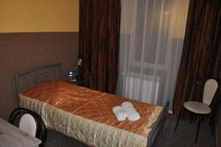 Отель Hotel u Liska Кутно Одноместный номер с ванной комнатой-7