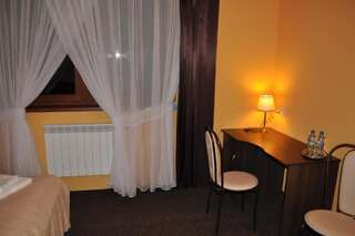Отель Hotel u Liska Кутно Стандартный двухместный номер с 1 кроватью-4