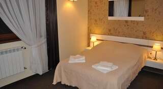 Отель Hotel u Liska Кутно Номер Делюкс с кроватью размера «king-size»-8